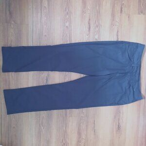Travis Mathew Pants Mens 35x31 Color BLACK good condition 100% polyester
